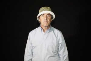 la nueva minoria obra Santiago
