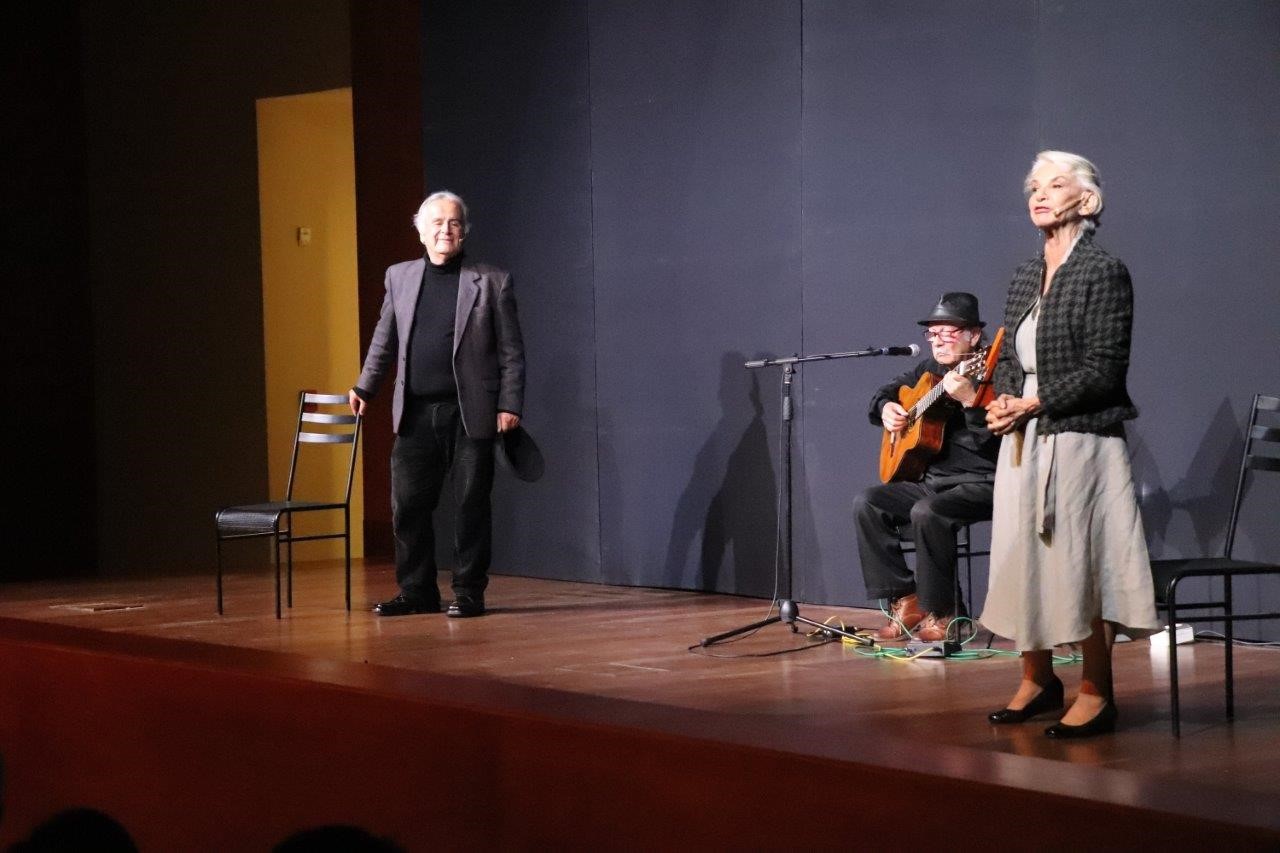 Santiago teatro Pablo y Gabriela