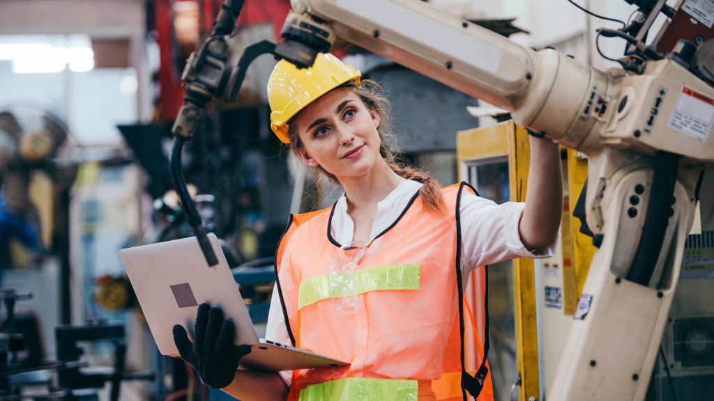 MUJERES INGENIERIA