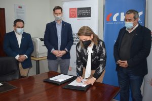 UA Firma convenio UA CChC 2