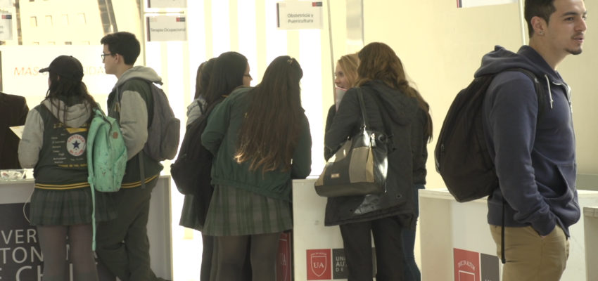 Programa Sede Abierta de la U. Autónoma recibió a escolares de Estación Central