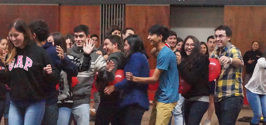 La Alianza Azul lleva la delantera en competencias mechonas en Temuco