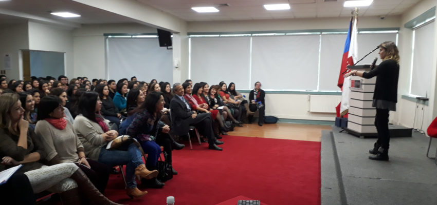 Carrera de Enfermería de la Autónoma cerró su semana con charla de Carolina de Real
