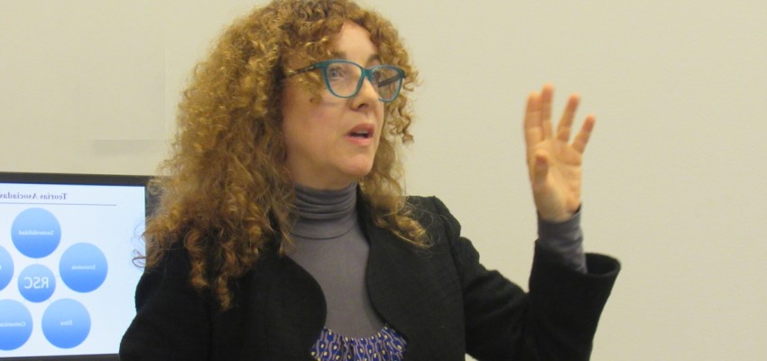 Investigadora de la Universidad Autónoma de Barcelona dictó charla sobre Responsabilidad Social Corporativa
