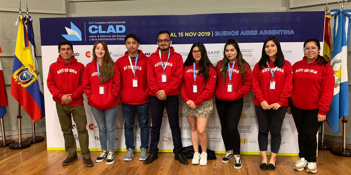 Alumnos de Administración Pública asistieron a congreso CLAD en Buenos Aires