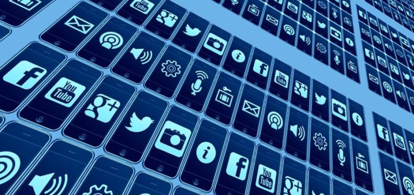 Jorge Awad en la U. Autónoma: “Pasamos de la sociedad industrial a la sociedad digital”