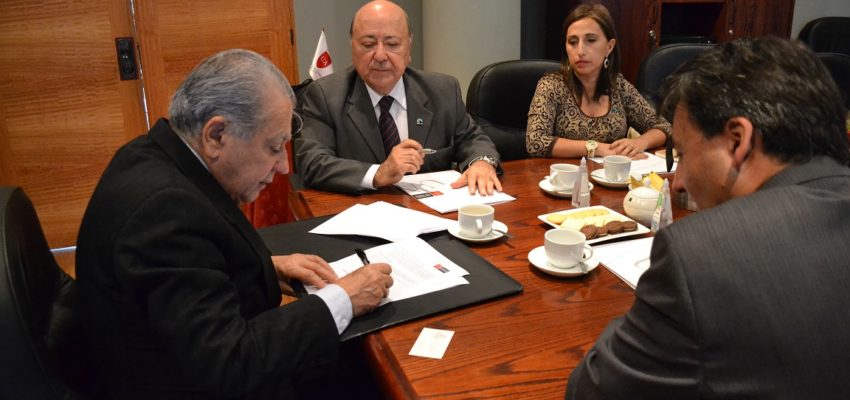 U. Autónoma establece convenio para desarrollar concepto de Comercio Justo