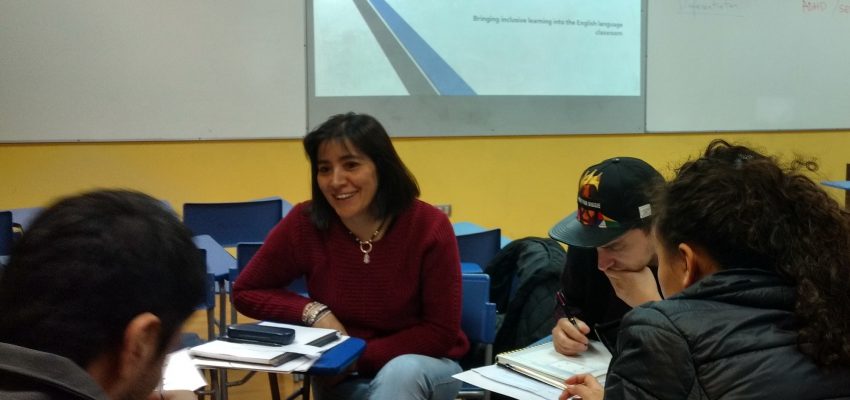 Titulados de Pedagogía en Inglés se perfeccionan en prácticas inclusivas en el aula