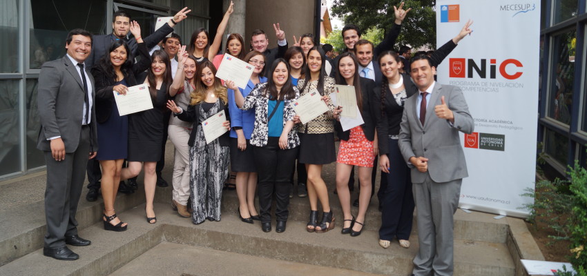 Vicerrectoría Académica certificó a mentores y ayudantes en simbólica ceremonia