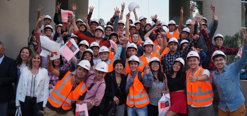 Mechones de Ingeniería en Construcción recibieron sus implementos de seguridad