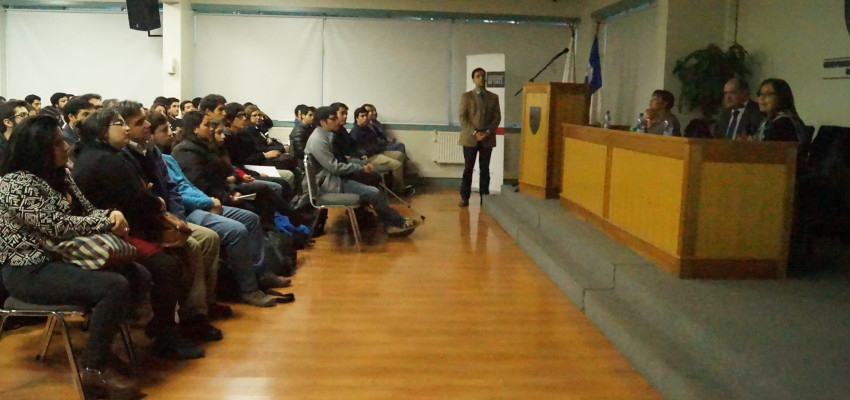 Estudiantes de Derecho se actualizan en Ley de Tramitación Electrónica