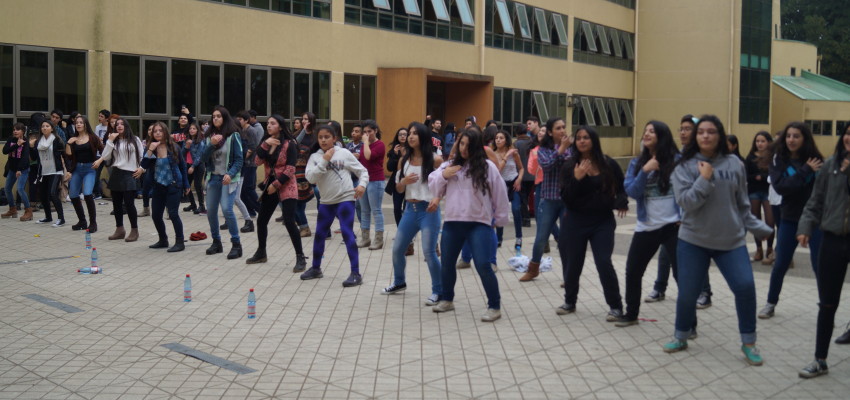 UA celebra Día del Alumno en Escuela Artística de Temuco