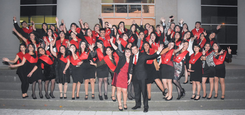UA tituló a primeros egresados de programa especial de Licenciatura en Trabajo Social