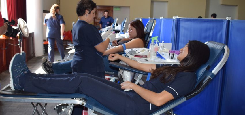 Destacan aporte de estudiantes de U. Autónoma en donación de sangre