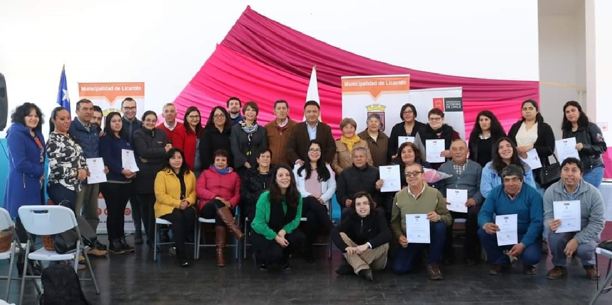 U. Autónoma formó en liderazgo a dirigentes sociales de la comuna de Licantén