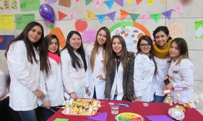 Estudiantes de Nutrición y Dietética dan recetas simples para no desechar alimentos