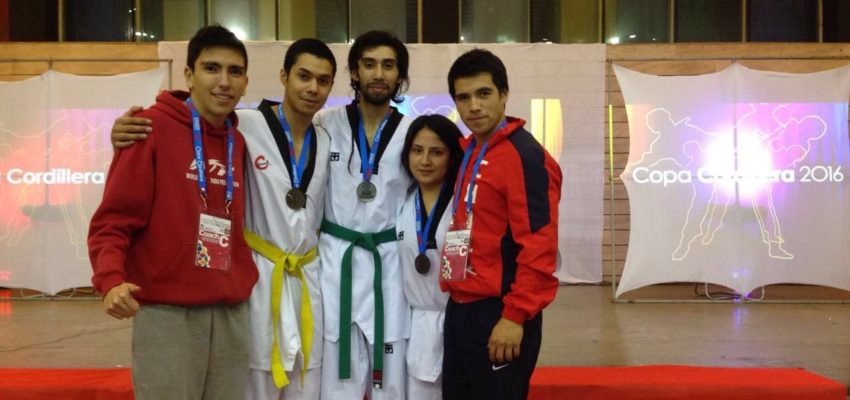 Exitosa participación de alumnos UA en torneo internacional de Taekwondo