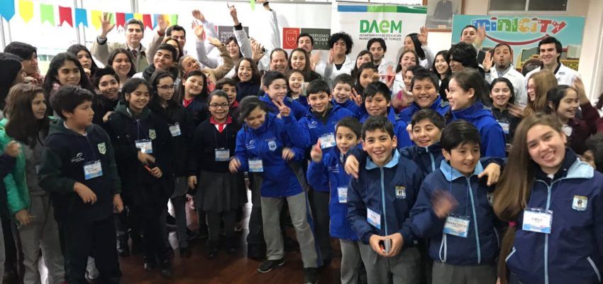 Alumnos de Pedagogía en Inglés realizaron concurso del idioma con escolares
