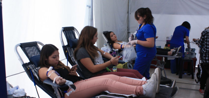Estudiantes de la U. Autónoma se sumaron a campaña del Centro Metropolitano de Sangre