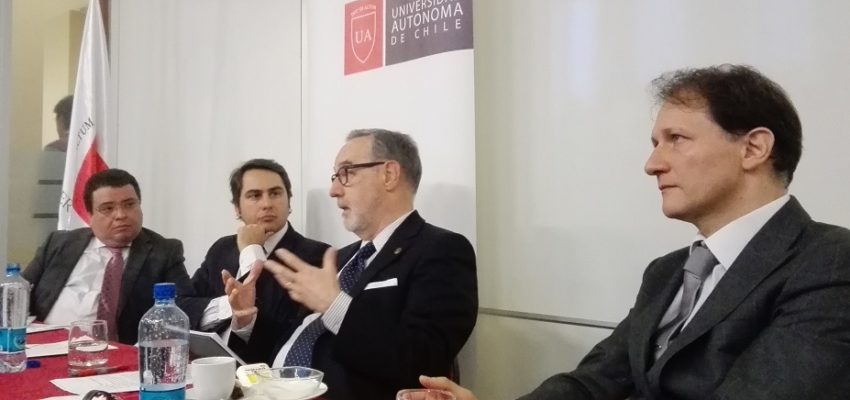 Investigador de U. Santiago de Compostela inauguró año académico de Derecho en U. Autónoma
