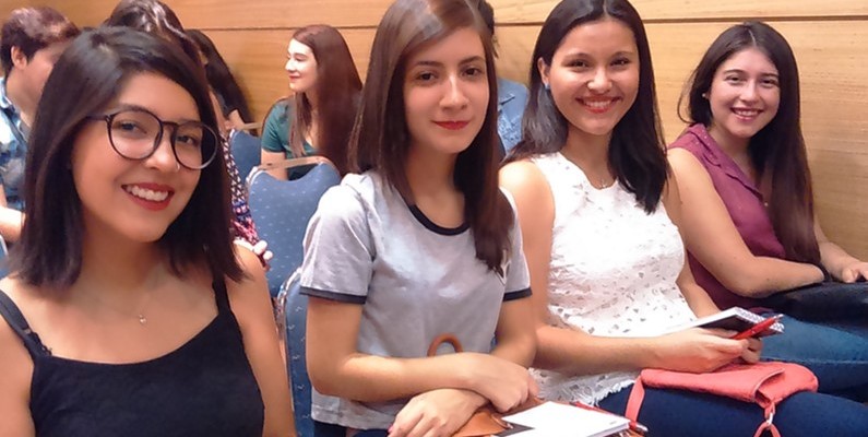 Inducción a la Vida Universitaria marcó el inicio de las actividades académicas 2016 en Santiago