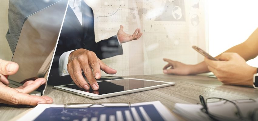 Experto analiza los mercados globales y sus efectos en la economía local