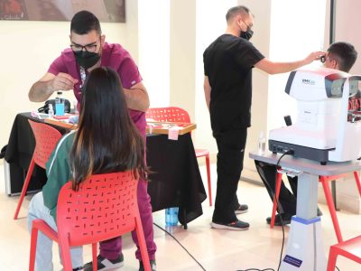 Experiencia UA está realizando operativo oftalmológico en Sede Santiago