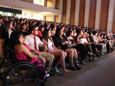 Carrera de Trabajo Social realizó su tradicional ceremonia de investidura en Sede Santiago