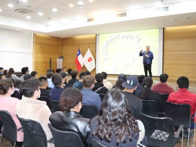 Experiencia UA Santiago realizó interesante charla psicológica a sus deportistas destacados