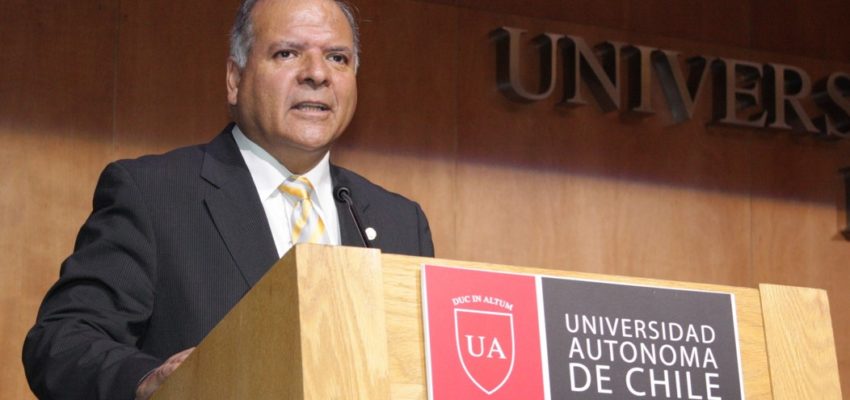 Director de Odontología de la U. Autónoma presentó libro sobre prótesis parcial removible