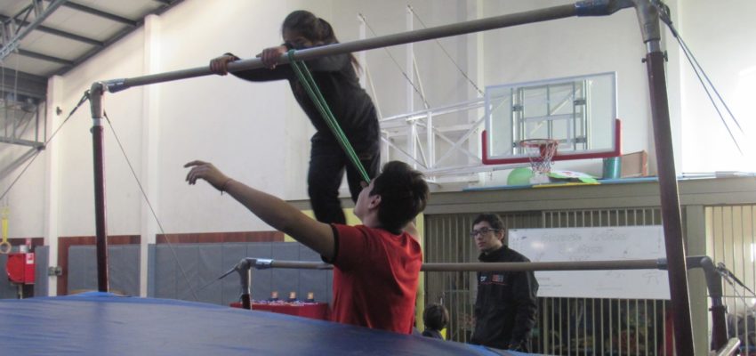 Escolares reforzaron sus habilidades motrices en clínica de Pedagogía en Educación Física