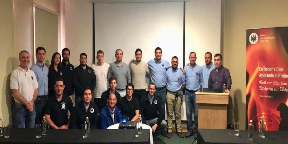 Investigador de la Autónoma dicta curso sobre Psicología de la Emergencia a Bomberos de Puerto Varas