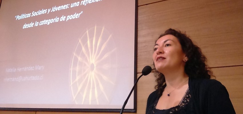 Conferencia sobre políticas sociales y jóvenes inauguró año académico de Trabajo Social