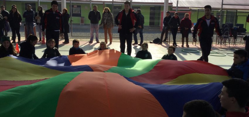 Estudiantes afectados por incendios forestales hacen deporte gracias a proyecto de Pedagogía en Educación Física