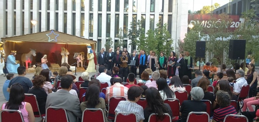 Conciertos de villancicos al aire libre inspiraron a la comunidad con el espíritu navideño