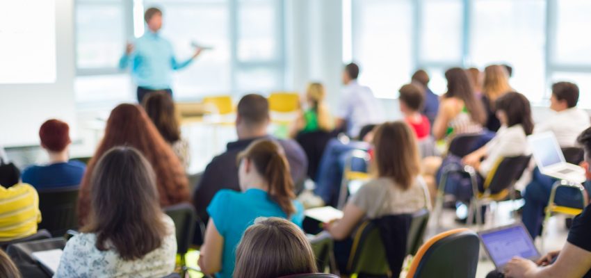 Estudio desarrollado por académico de la U. Autónoma participó en reconocido Coloquio Internacional