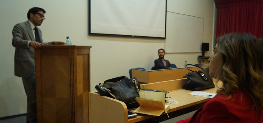 Charla en la UA: Experto abordó enfoque alternativo de la propiedad de tierras