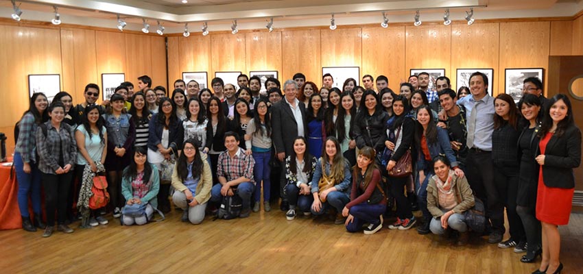 Dr. Calvo analiza la deuda que la escuela sostiene con la educación en congreso de la Universidad Autónoma de Chile
