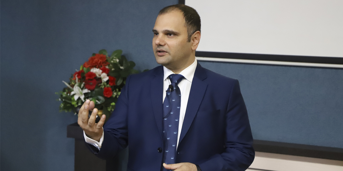 Experto de nivel mundial dictó conferencia sobre robótica y drones