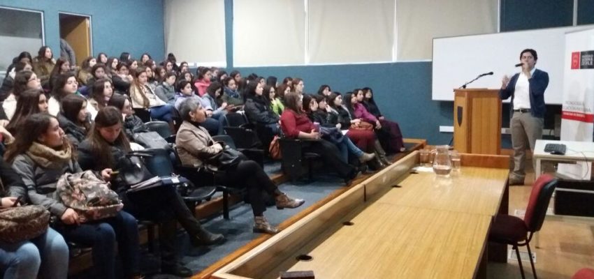 Fonoaudiología y Educación Parvularia comparten experiencias de formación interdisciplinaria