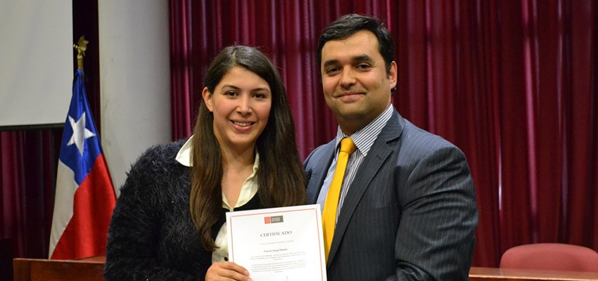 Estudiantes reciben su certificación como ayudantes y mentores en U. Autónoma