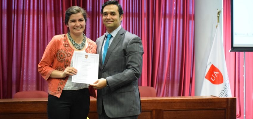 120 estudiantes reciben su certificación como ayudantes y mentores en U. Autónoma