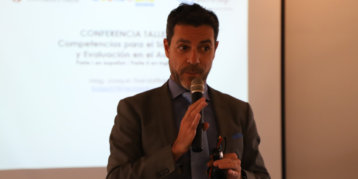 Pedagogía en Inglés organizó charla para profesores de la región