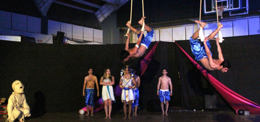 Impecable Gala Circense en la Universidad Autónoma de Chile