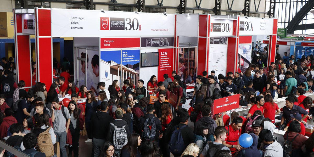 Universidad Autónoma presente en feria de orientación universitaria más importante del país