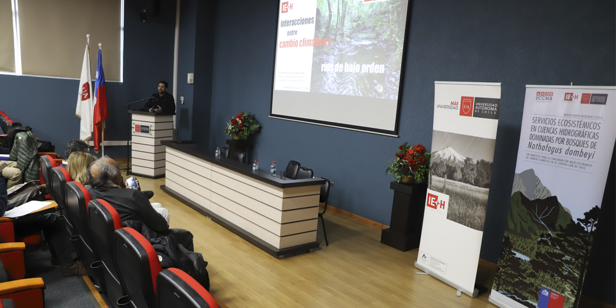 Académicos presentaron investigaciones sobre impacto del cambio climático en ecosistemas boscosos y acuáticos de la zona centro- sur de Chile