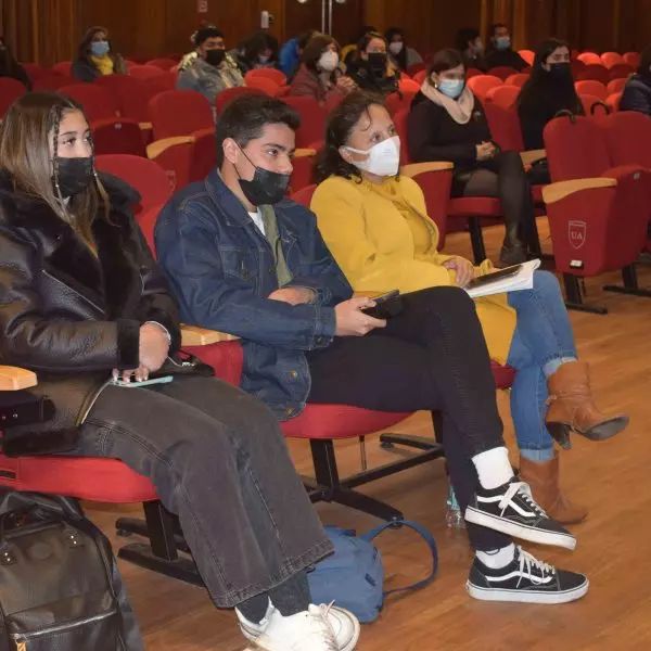 universidad autonoma carrusel asistentes