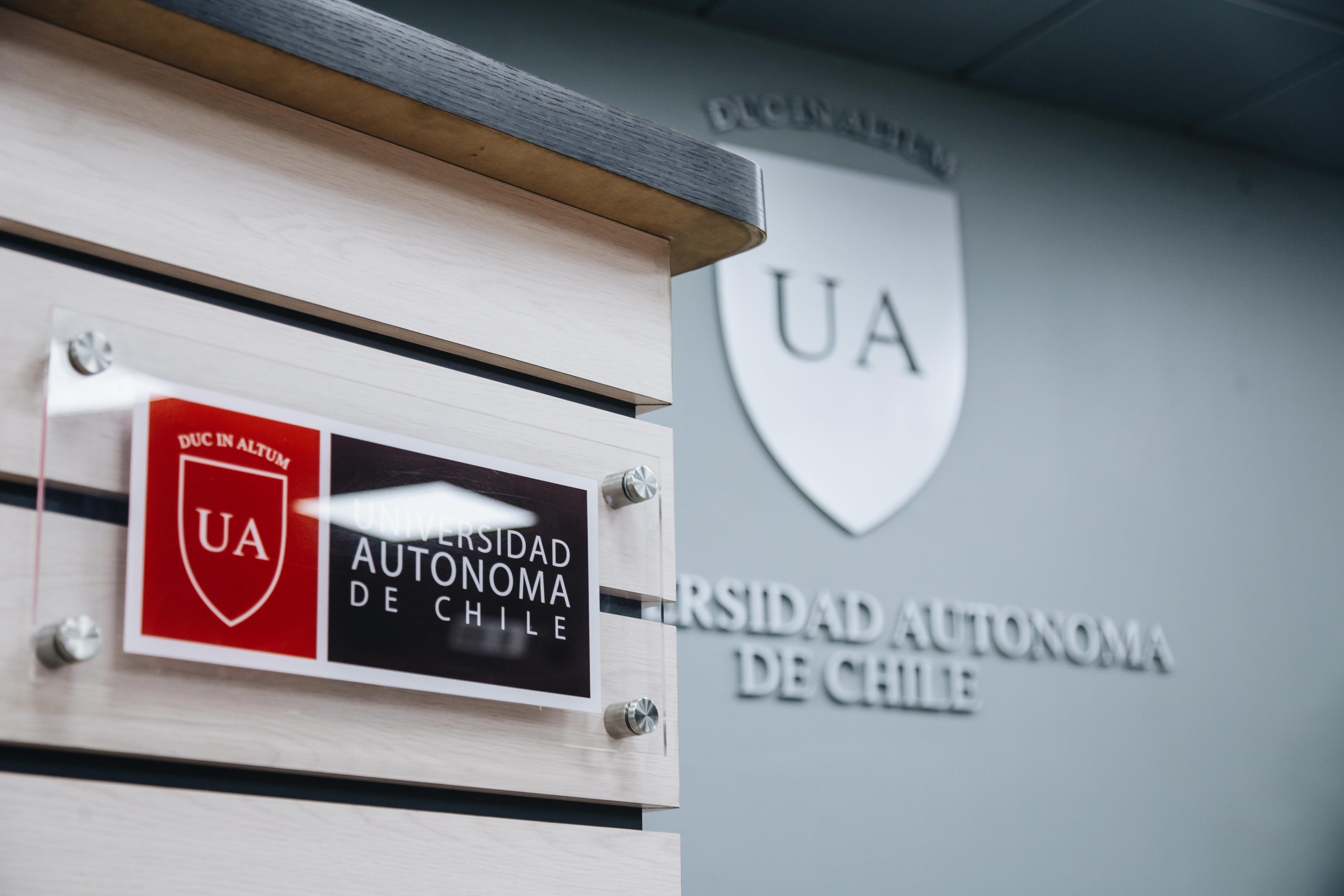 universidad autonoma sede temuco logotipo scaled