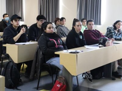 Taller de Mercado Accionario afianzó estrategias de inversión en estudiantes de Ingeniería en Administración