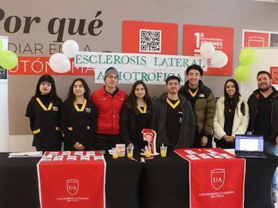 Estudiantes de Fonoaudiología presentaron stand informativo en conmemoración del Día Mundial de la Lucha contra la Esclerosis Lateral Amiotrófica 